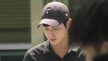 '여성 연예인 성추행 혐의' 배우 이서원 검찰 출석 / YTN