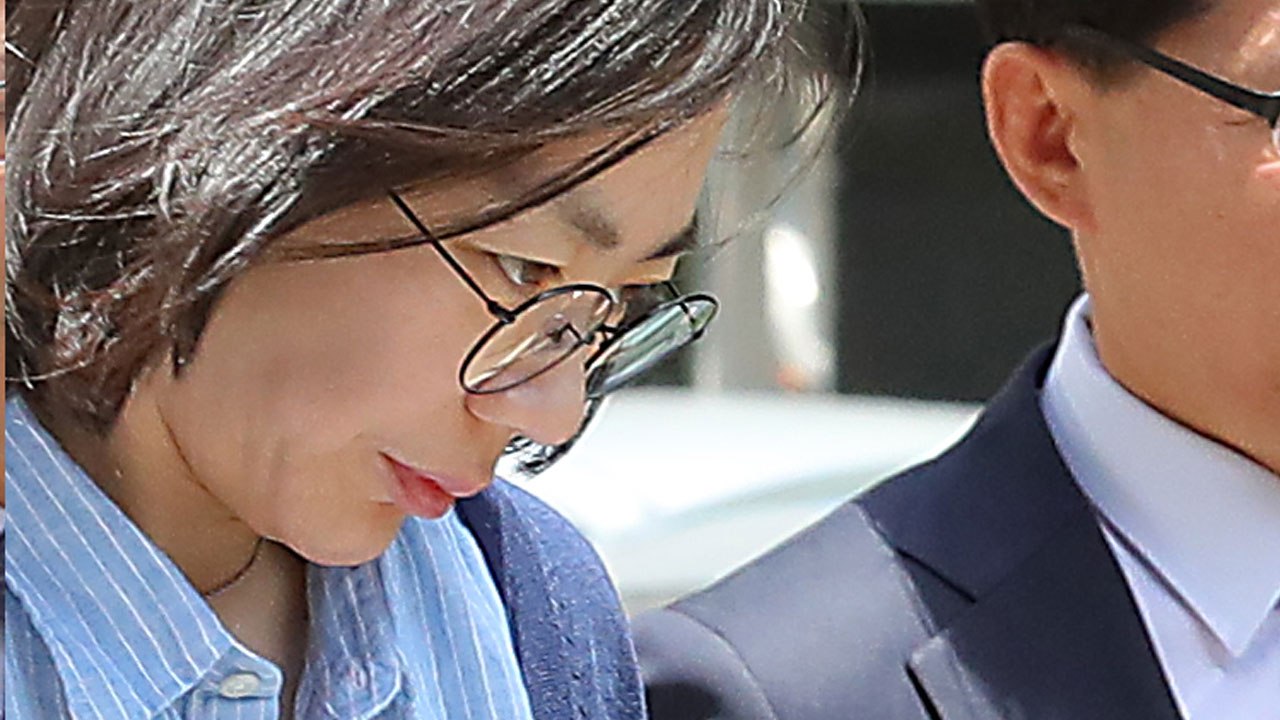 '가사도우미 불법 고용' 대한항공 조현아 전 부사장 출석..."죄송합니다" / YTN