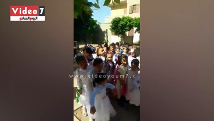 37 طفلا بحضانة مدرسة تل محمد يتلقون دروسهم فى الشارع بالشرقية