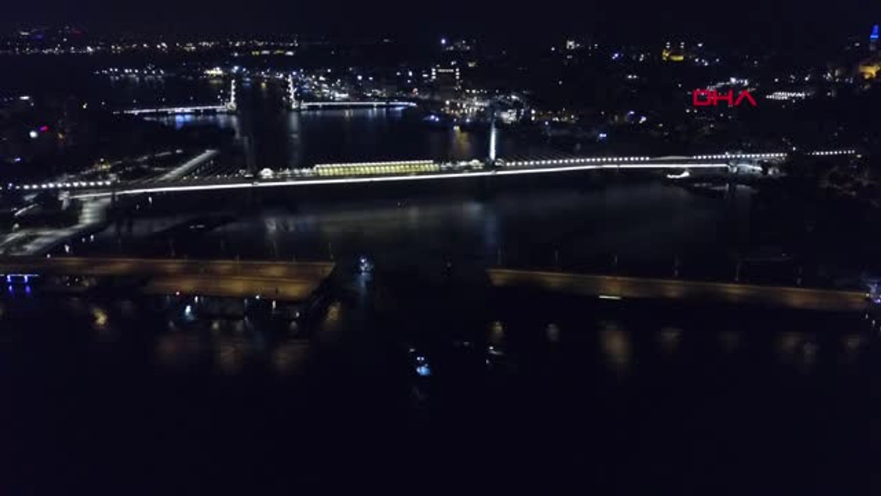 Modern Karaköy İskelesi Yerine Yerleştirildi