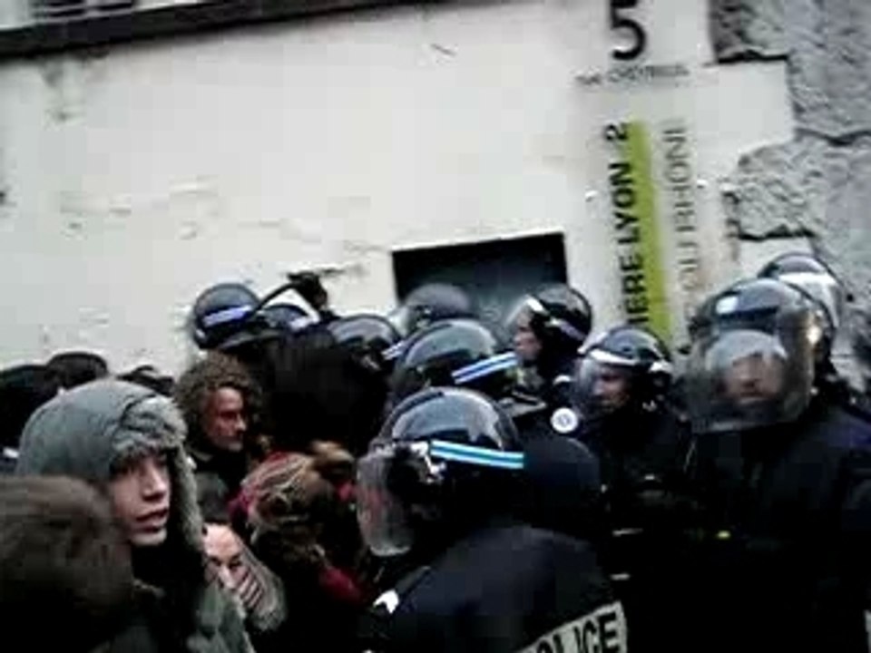 Lyon 2 Intervention policière 06 Décembre 2007