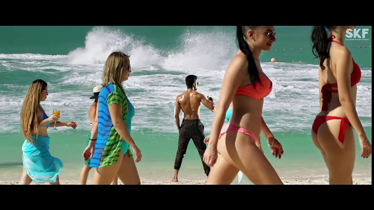 Race 3 - Official Trailer - Salman Khan - Remo...