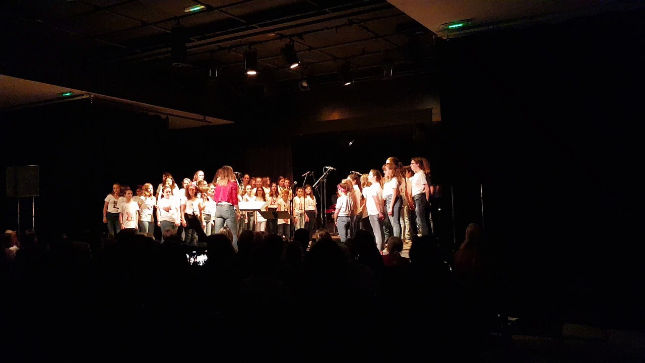 Les chorales collèges Bollène et Orange ont chanté ensemble