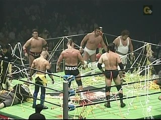 MIKE AWESOME / BISON SMITH / LOW KI  vs  JUN AKIYAMA / HASHI / IZUMIDA  -  PRO- WRESTLING NOAH  10/24/2004