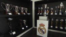 La nueva Euroliga del Real Madrid de Baloncesto ya está expuesta en el Tour del Bernabéu