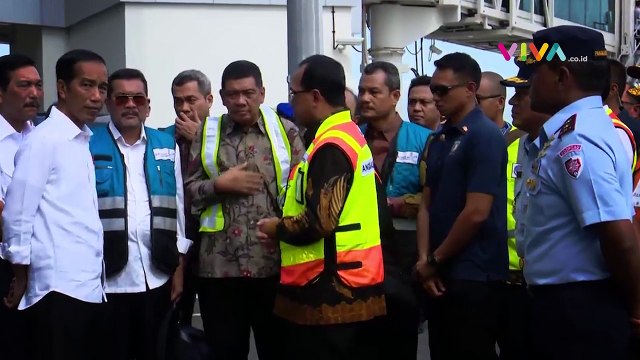 Momen Pesawat Kepresidenan Mendarat di Bandara Kertajati