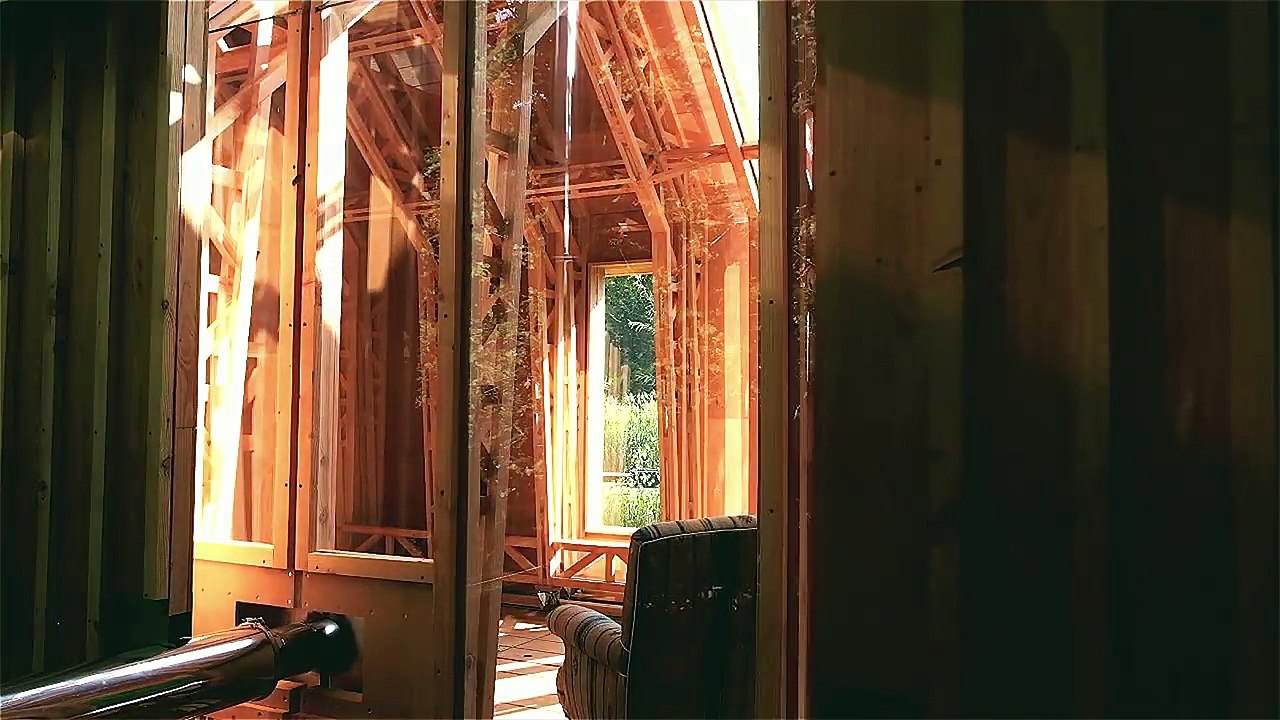 Ce fils construit pour sa mère une maison qui a secret très spécial