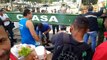 Manifestantes fazem churrasco na portaria da Ceasa, em Cariacica, nesta quinta-feira (24)