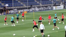 Entrenamiento del Real Madrid antes de viajar a Kiev