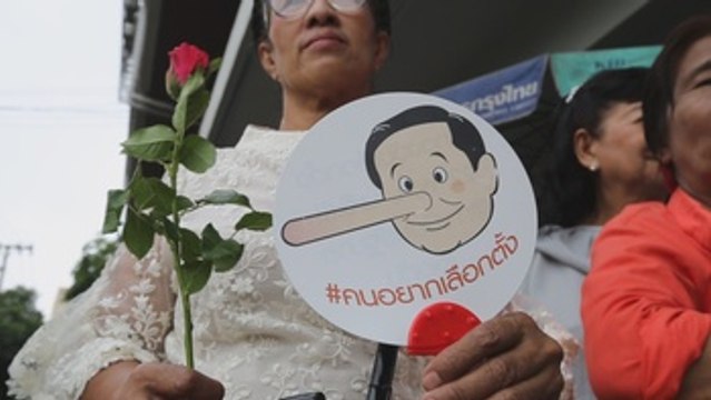 Tailandia amplía 12 días la detención de activistas prodemocráticos