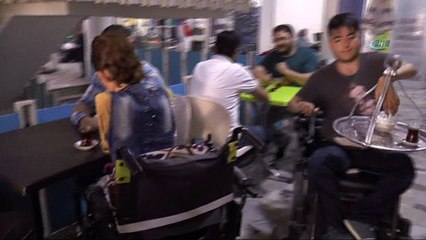 Bu kafede engelliler hem çalışıyor hem de sosyalleşiyor