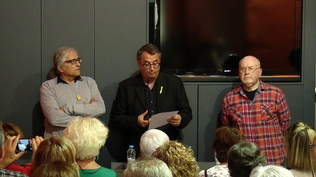 Ramón Cotarelo i Vicent Partal presenten una declaració contra la repressió i en favor de la República impulsada pel Col·lectiu Pere Quart