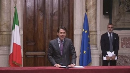 Conte buscó apoyos en el Parlamento mientras conforma su Gobierno "político"