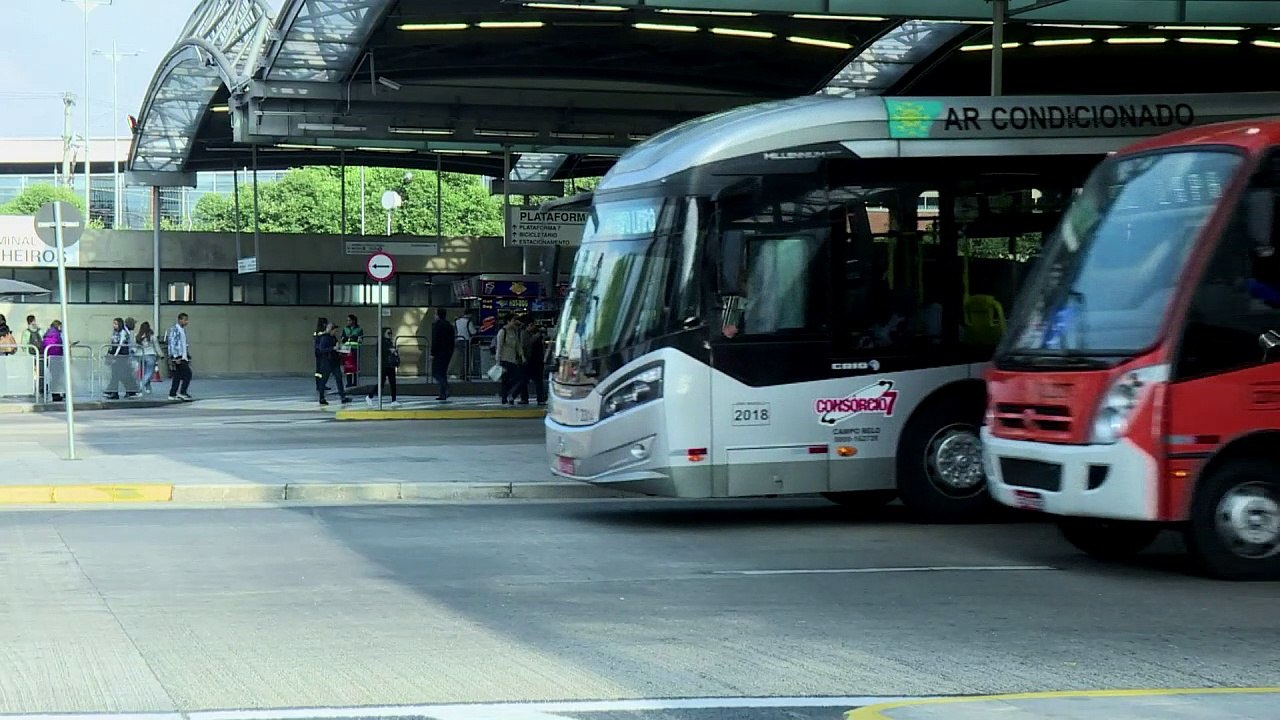 Greve dos caminhoneiros causa transtornos no Br...