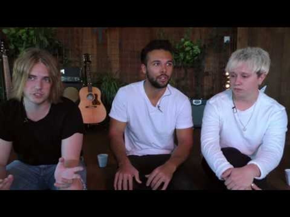 Zanger Nothing But Thieves ging door diep dal