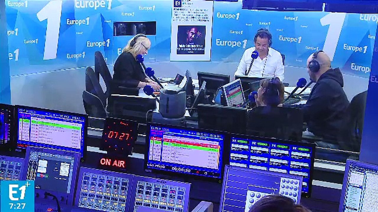 Philippe de Villiers : "Vierge Marie, protège l'école de Marion, comme si c'était la mangeoire à bétail où est né ton fils, Jésus de Nazareth !"