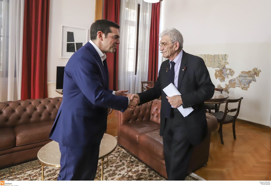 Τα πρώτα λόγια του Αλέξη Τσίπρα στο Γιάννη Μπου...