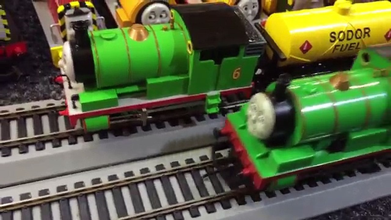 Bachman Tank Cars vs Hornby with Percy Thomas & Friends Trains HO/OO Scale