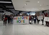 #HometoVote Travelers Greeted With Applause and Irish Snacks at Dublin Airport