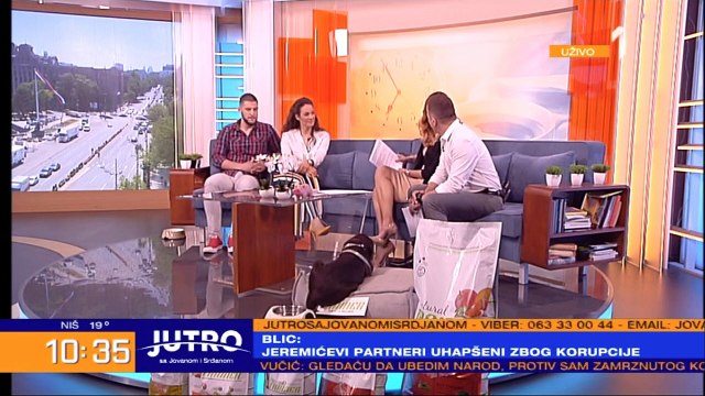 JOSKIMOVIĆKA GOŠĆI REKLA ŠTA TO KRIJEŠ, OTKOPČAJ SE : Mlada glumica gostovala u Jutarnjem programu i nešto je IZVIRILO!