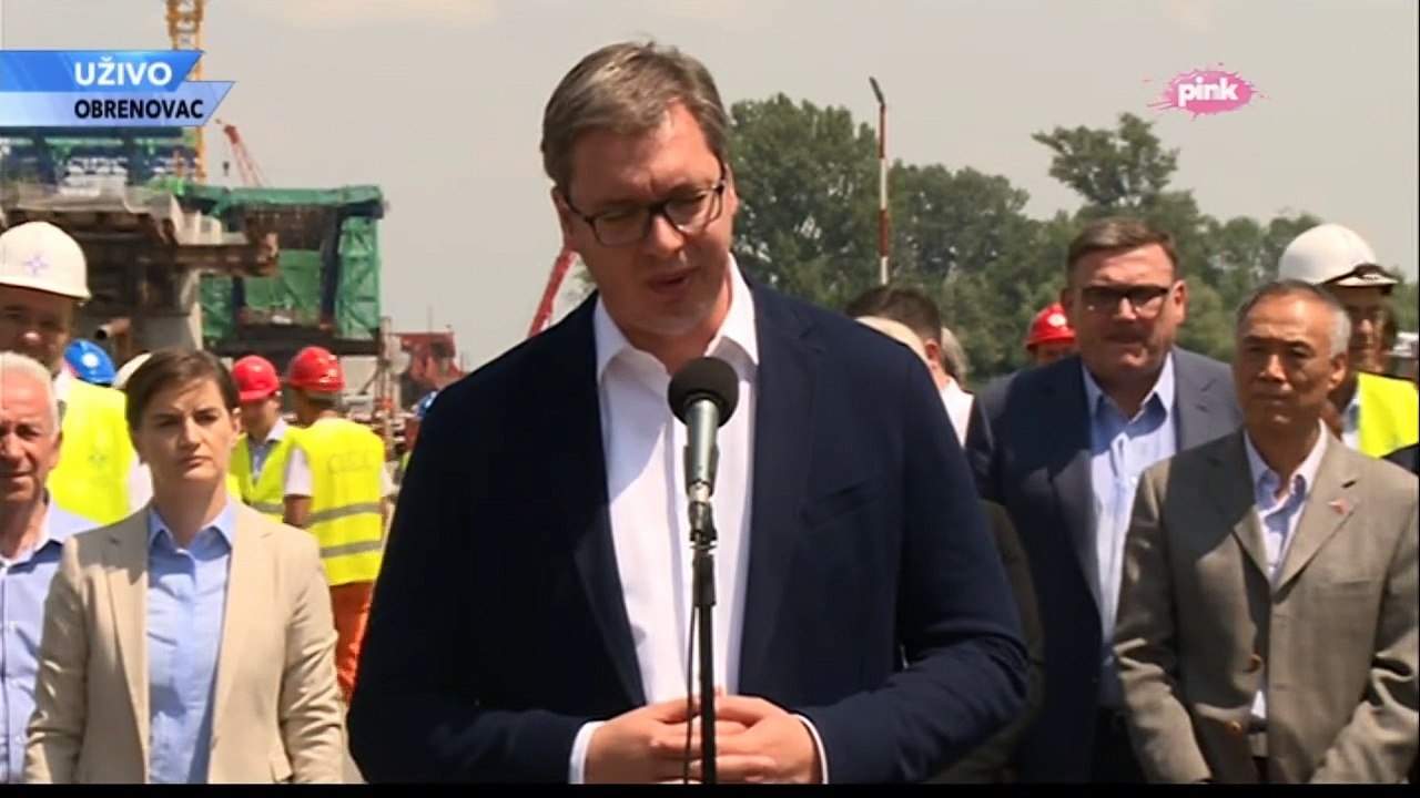 JE LI TAKO DROBNJAK: Predsednik Vučić otkrio šta je direktor "Puteva Srbije" radio u selu Donji Banjani