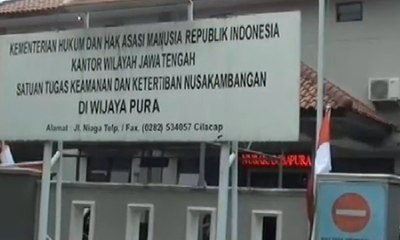 Video herunterladen: 331 Napi Dipindahkan ke Lapas Nusakambangan