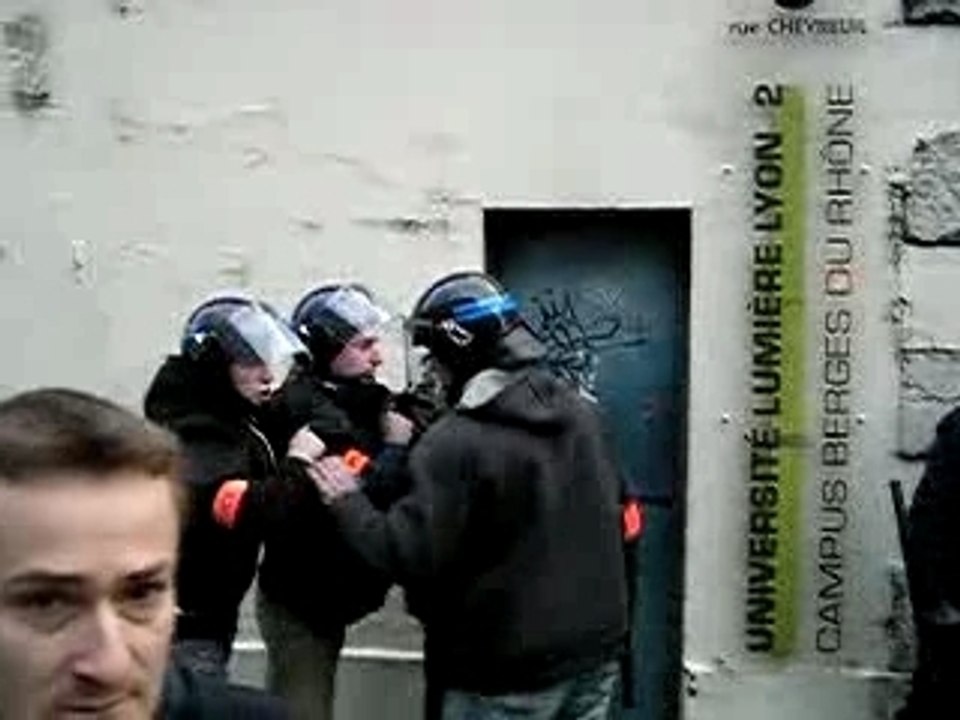 Lyon 2 Arrestation d'un étudiant syndicaliste
