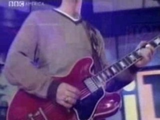 Oasis - Stop Crying Your Heart Out (Top Of The Pops)