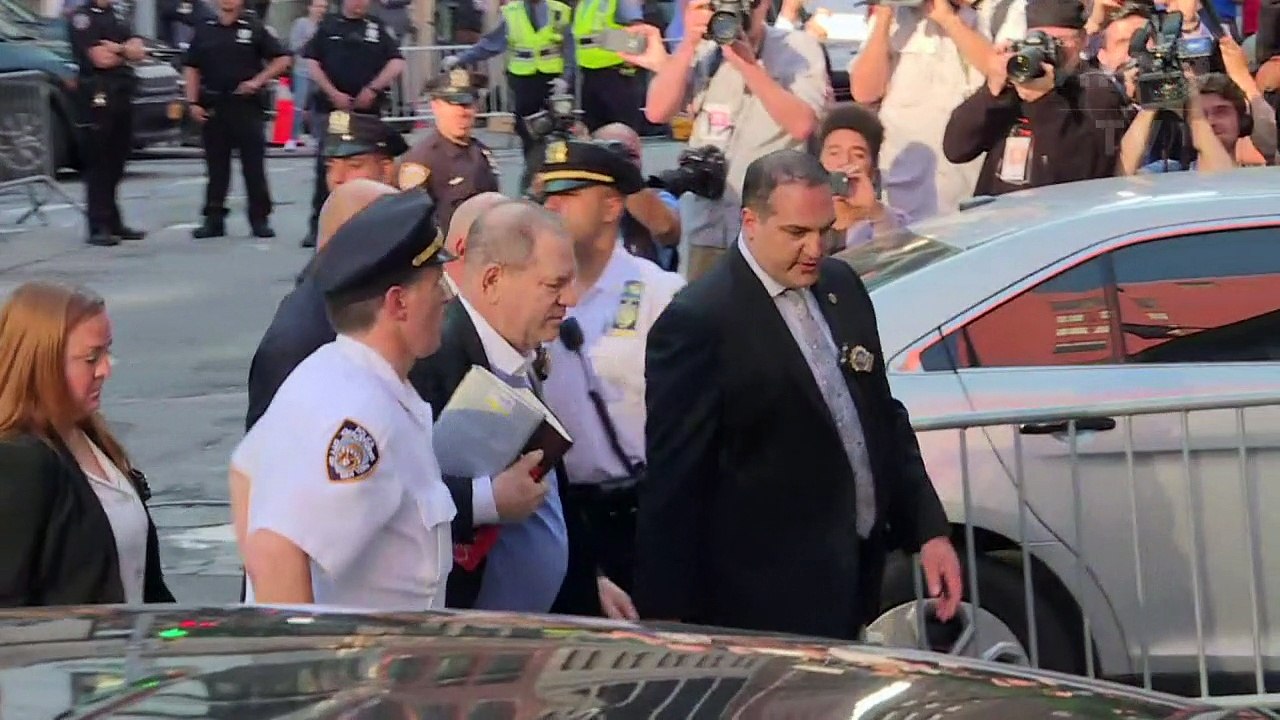 Weinstein stellt sich der Polizei