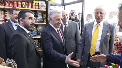 Bakan Arslan, esnaf ziyaretlerinde bulundu - KARS