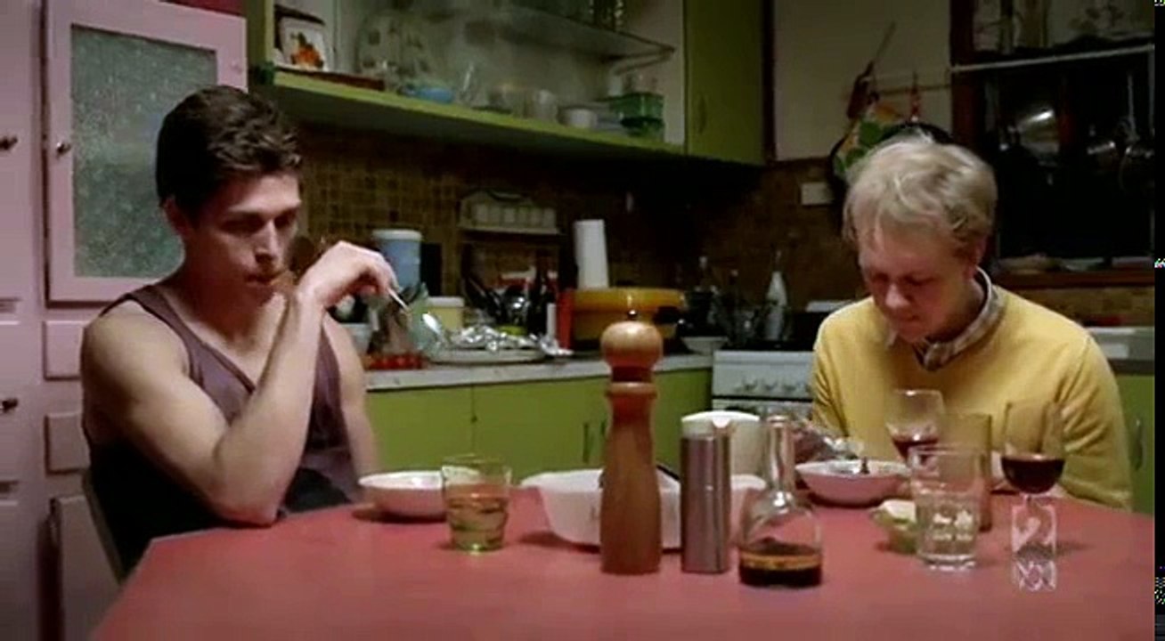 Please Like Me S01e01