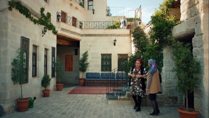 Safiye Cemal'in katil olduğunu öğrenir! - Aşk ve Mavi 67.Bölüm