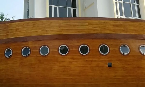 Masjid Safinatun Najat, Masjid Berbentuk Kapal Nabi Nuh a.s.