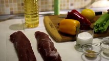 Стейк из свинины с горчичным соусом и гарниром