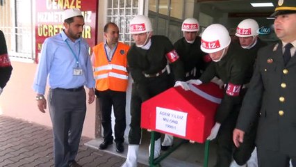 Kaza kurşunu ile şehit olan asker memleketine uğurlandı