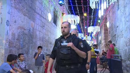 الاحتلال يبعد المقدسيين عن الأقصى في رمضان