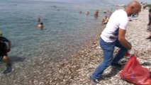 Antalya'da sezon öncesi sahil ve deniz temizliğine Vali Yardımcısı Ateş de destek verdi