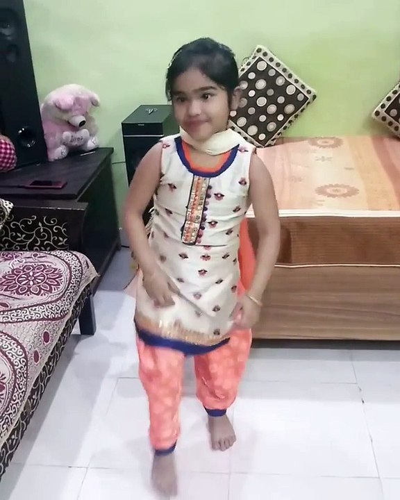 sandli sandli laung laachi \\best dance video cute girl dance