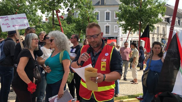Marée populaire. Plus de 300 personnes à La Roche-sur-Yon