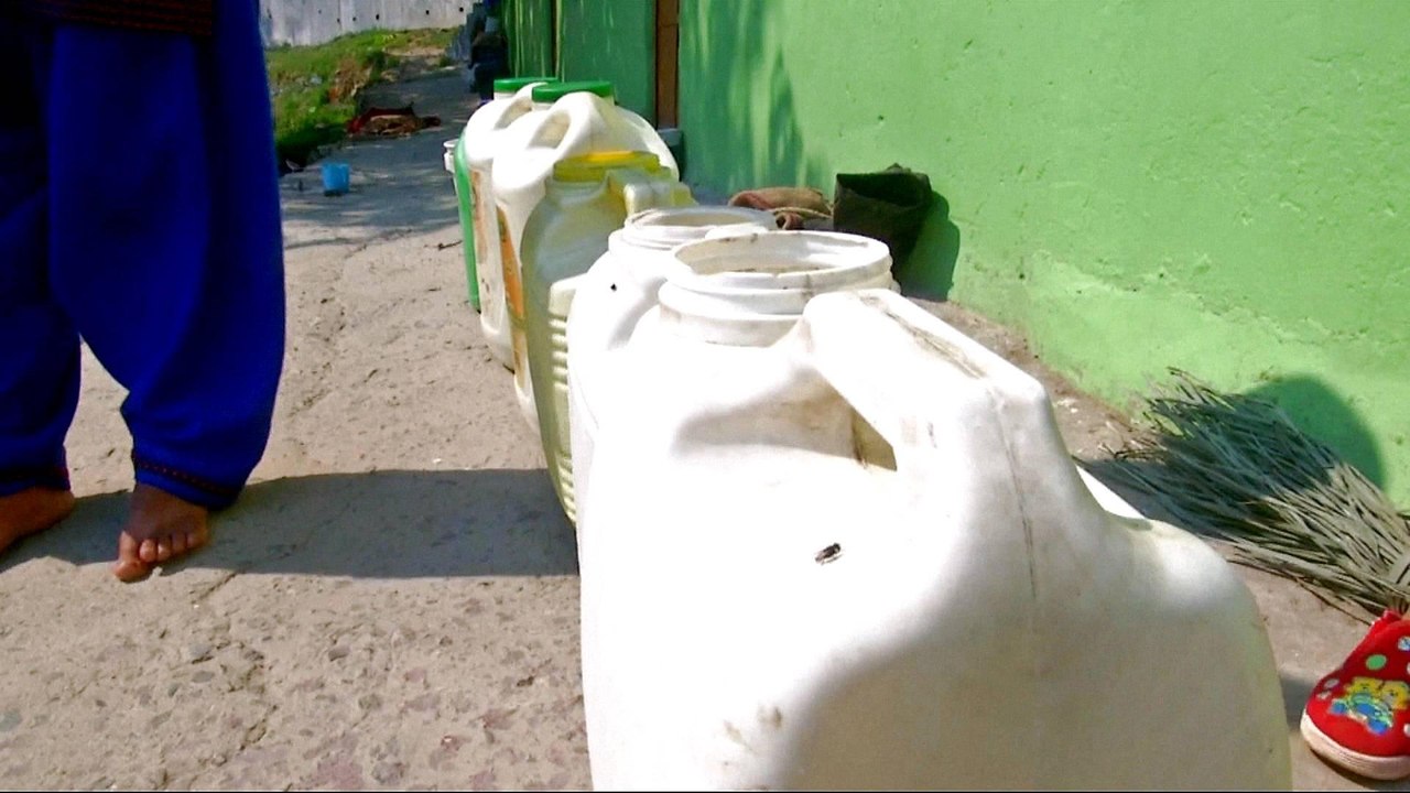 Heat wave in India worsens water shortages