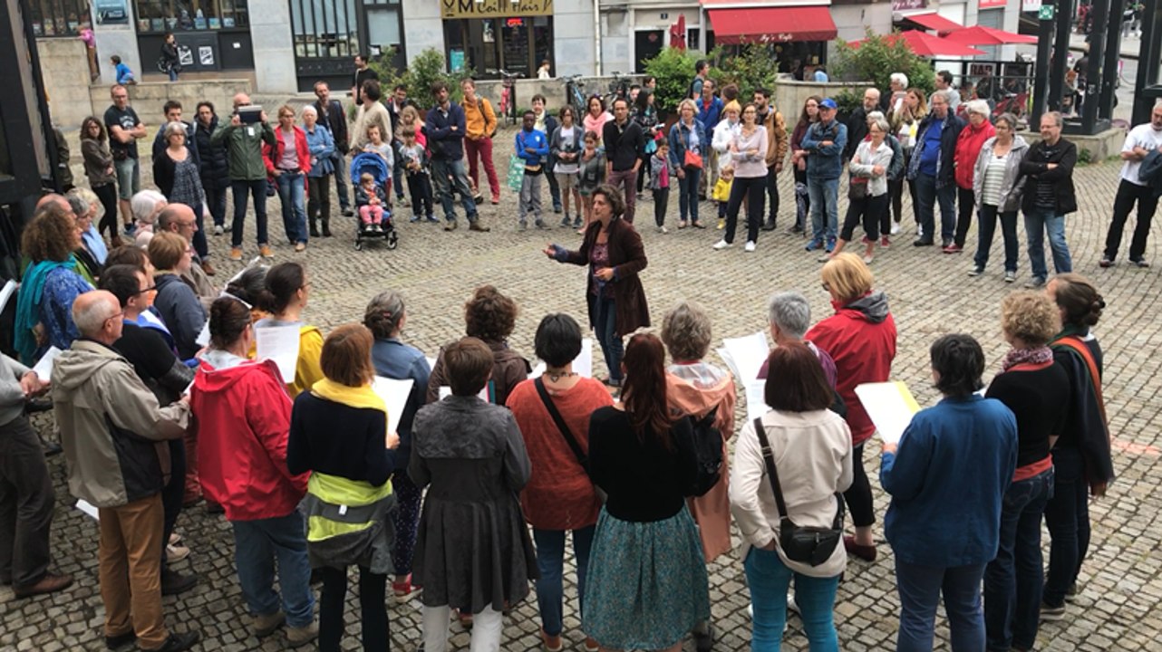 Sous les pavés, les chants