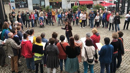 Sous les pavés, les chants