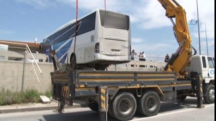 Çanakkale Otogarında İlginç Kaza! El Frenini Çekmeyi Unutunca...
