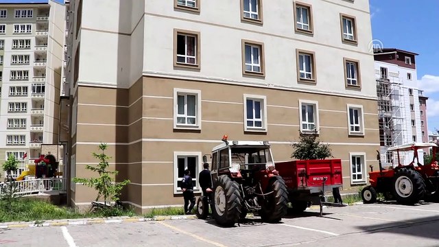 Camdan bakarken nöbet geçiren sara hastası çocuk düşerek öldü - SİVAS