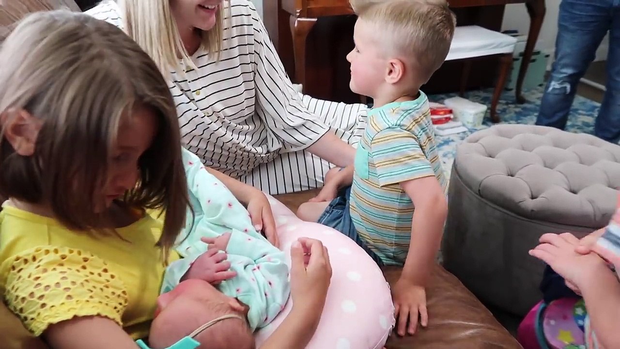Siblings Meet BABY SISTER!!!