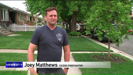 Video herunterladen: Illinois Firefighter Saves Elderly Couple from Carjacking