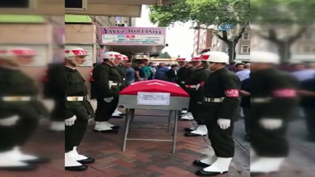 Edremit’i üzen kaza... Emekli başçavuş klima tamir ederken elektrik çarpması sonucu yaşamını yitirdi