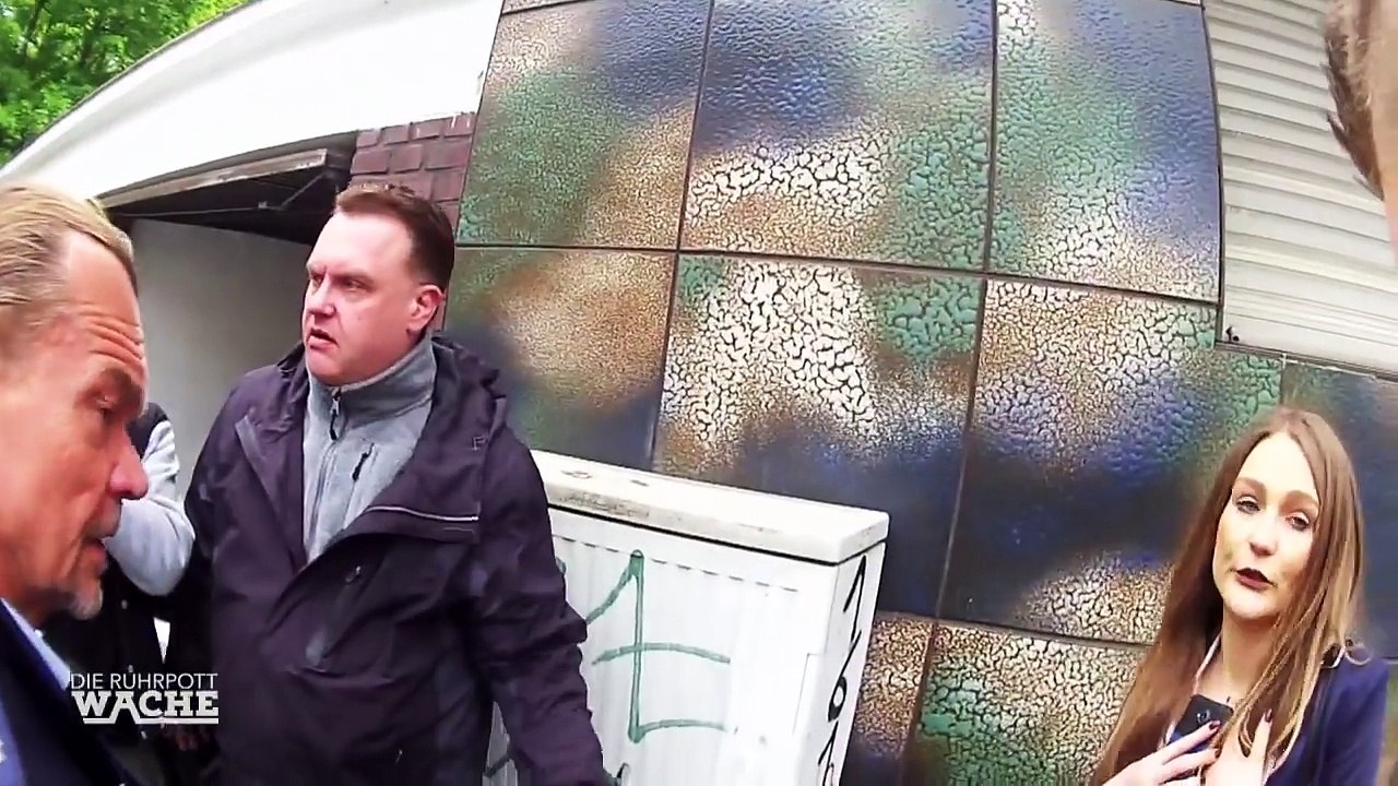 Hileruf per WhatsApp: Kommen sie zu spät? | #Smoliksamstag | Die Ruhrpottwache | SAT.1 TV | Die Ruh