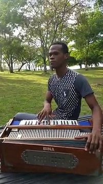 Talented singer with Angelic voice, Dont understand him but his Song is just so Satistying