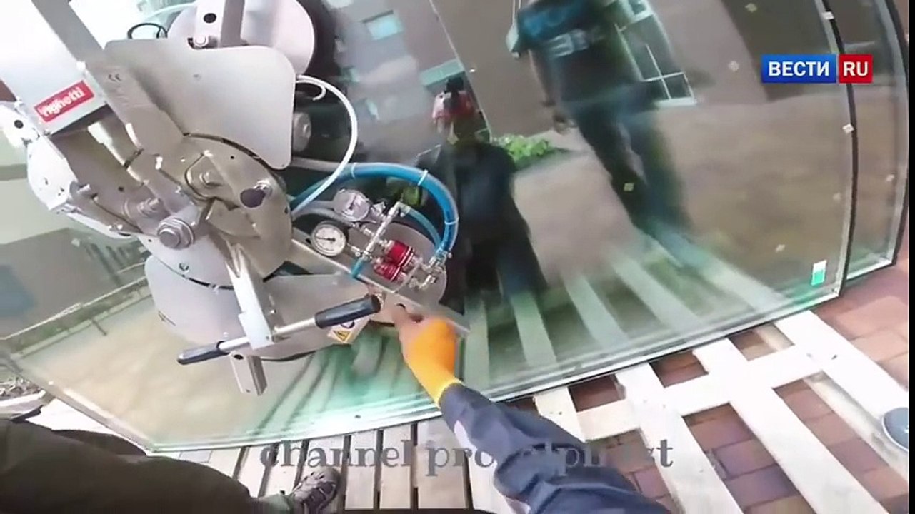 Un cristal de 380 kilos se precipita al vacío desde un piso 47